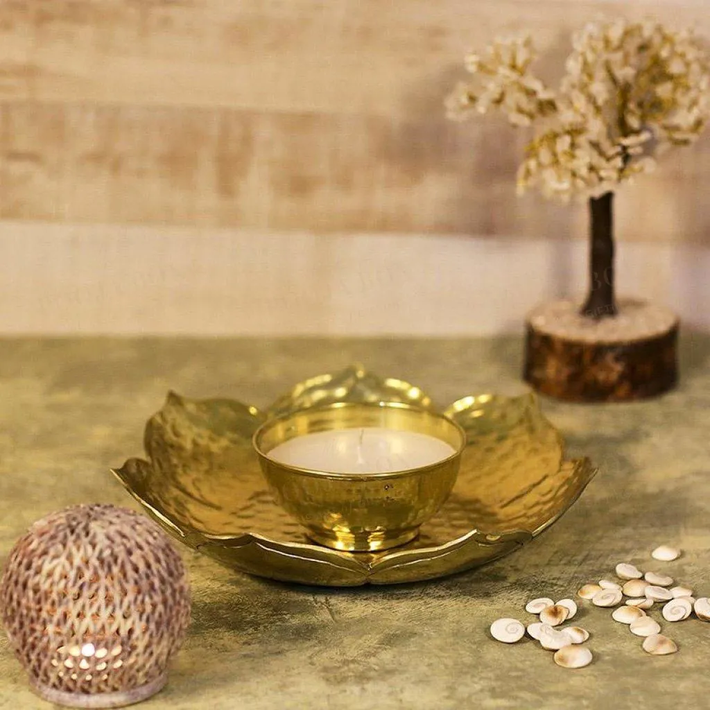 Alluring Golden Leafy Candle Showpiece